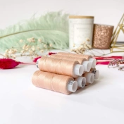 Нитки швейные для трикотажа, Omega 1055, пудровый, №120 200м, 563Н img